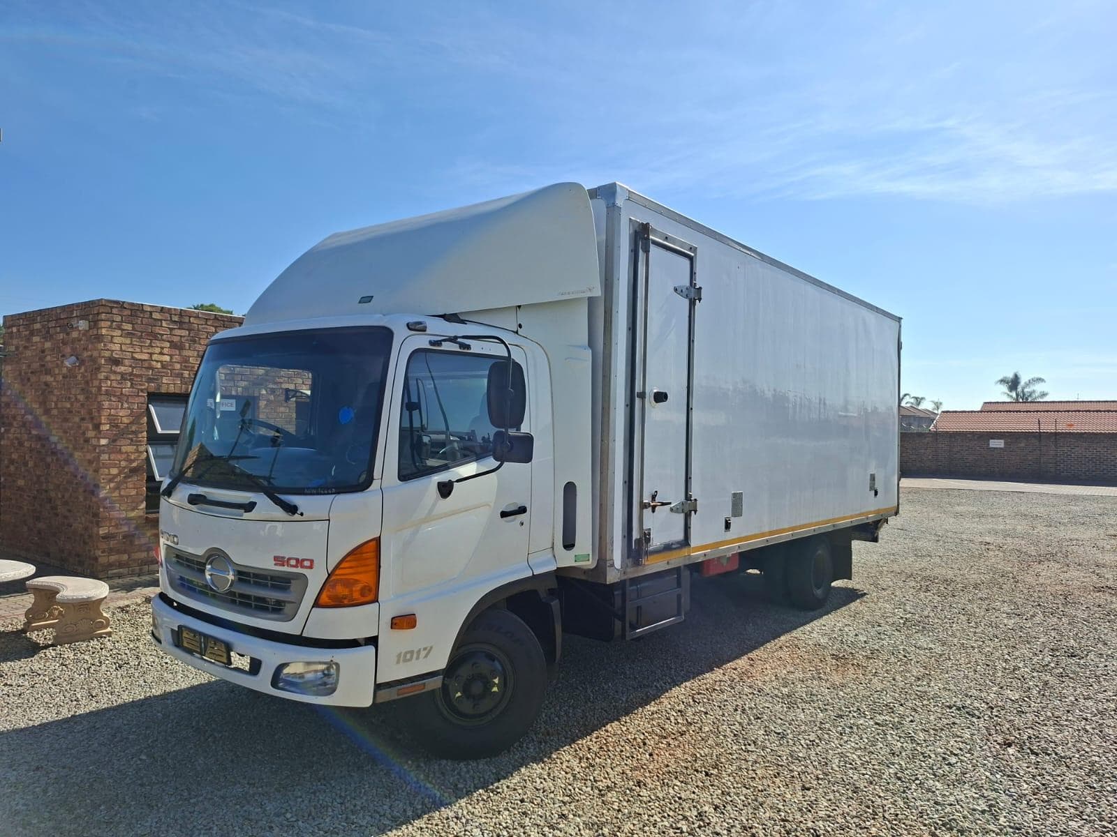 2014 2014 HINO 1017