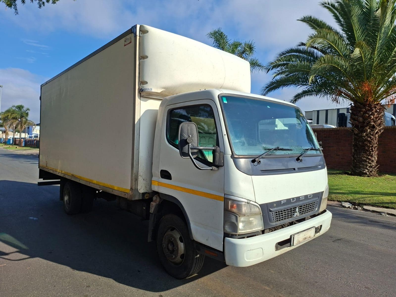 2015 2016 FUSO FE7-136