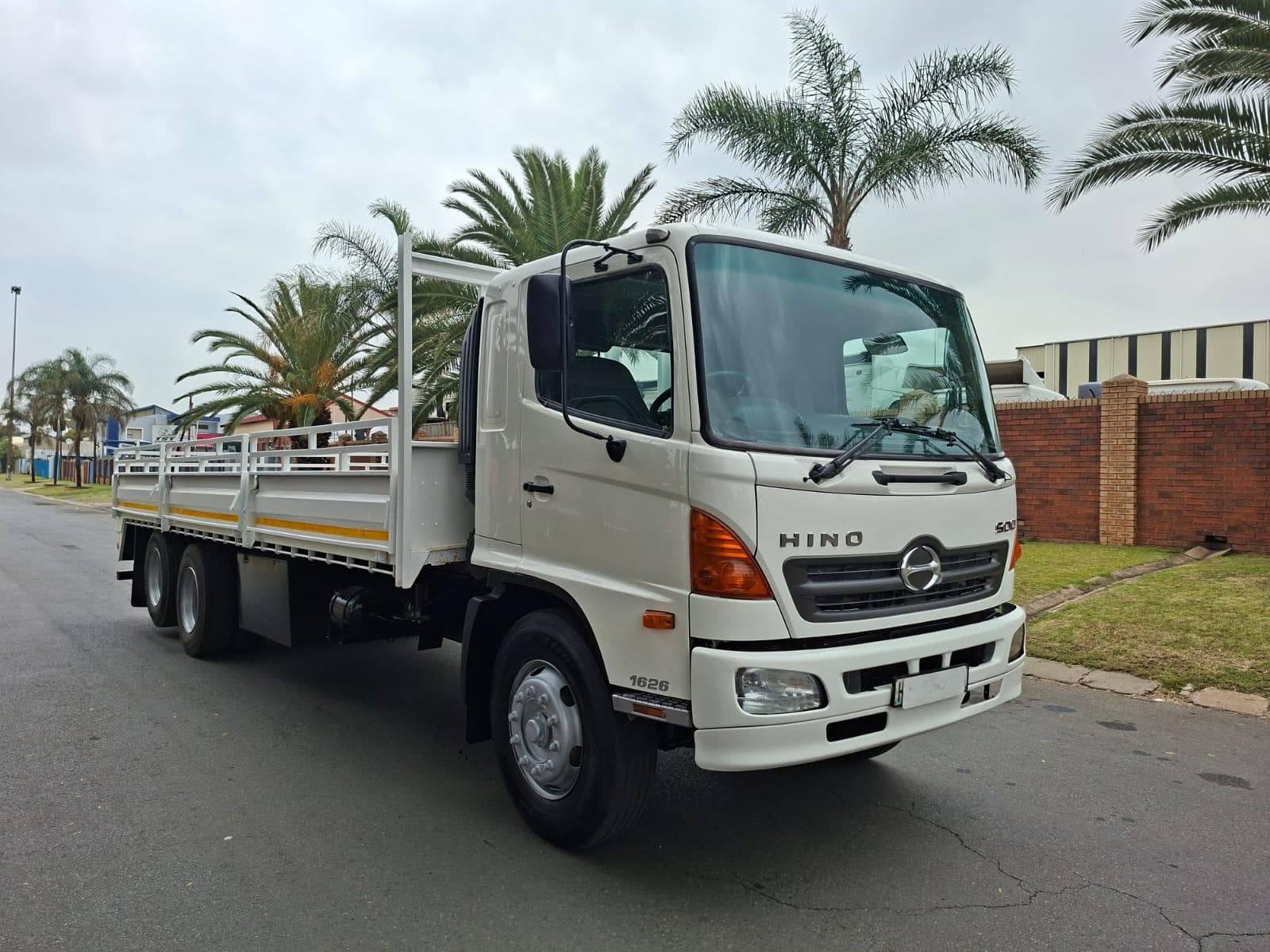2013 2013 HINO 1626 12TON