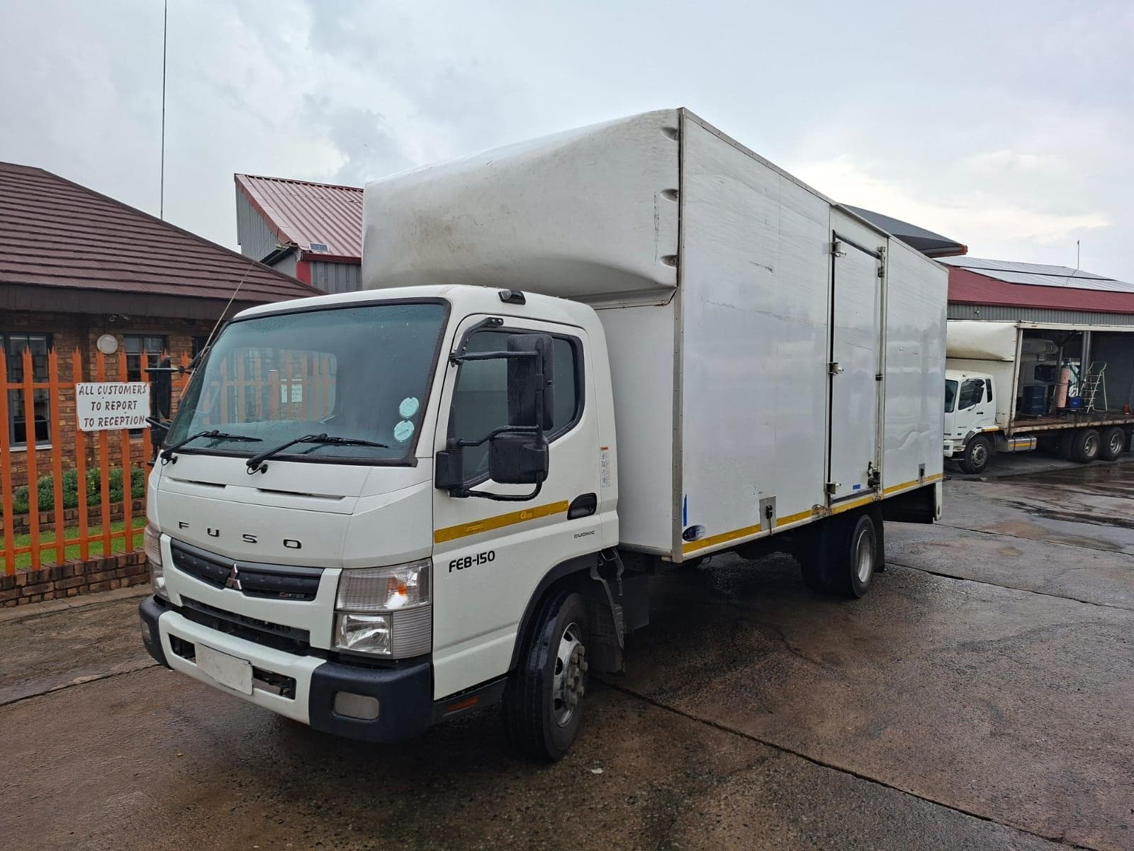 2022 2022 FUSO FE8-150