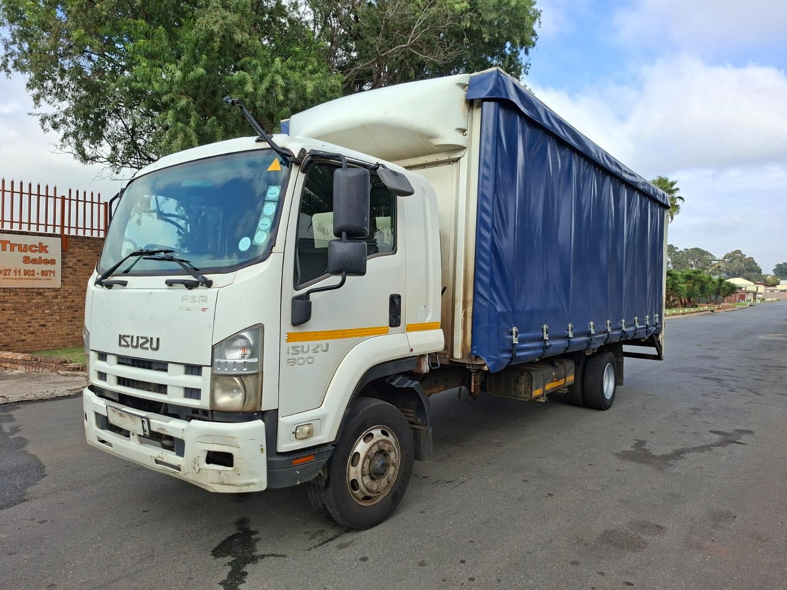 2013 2013 ISUZU FSR800
